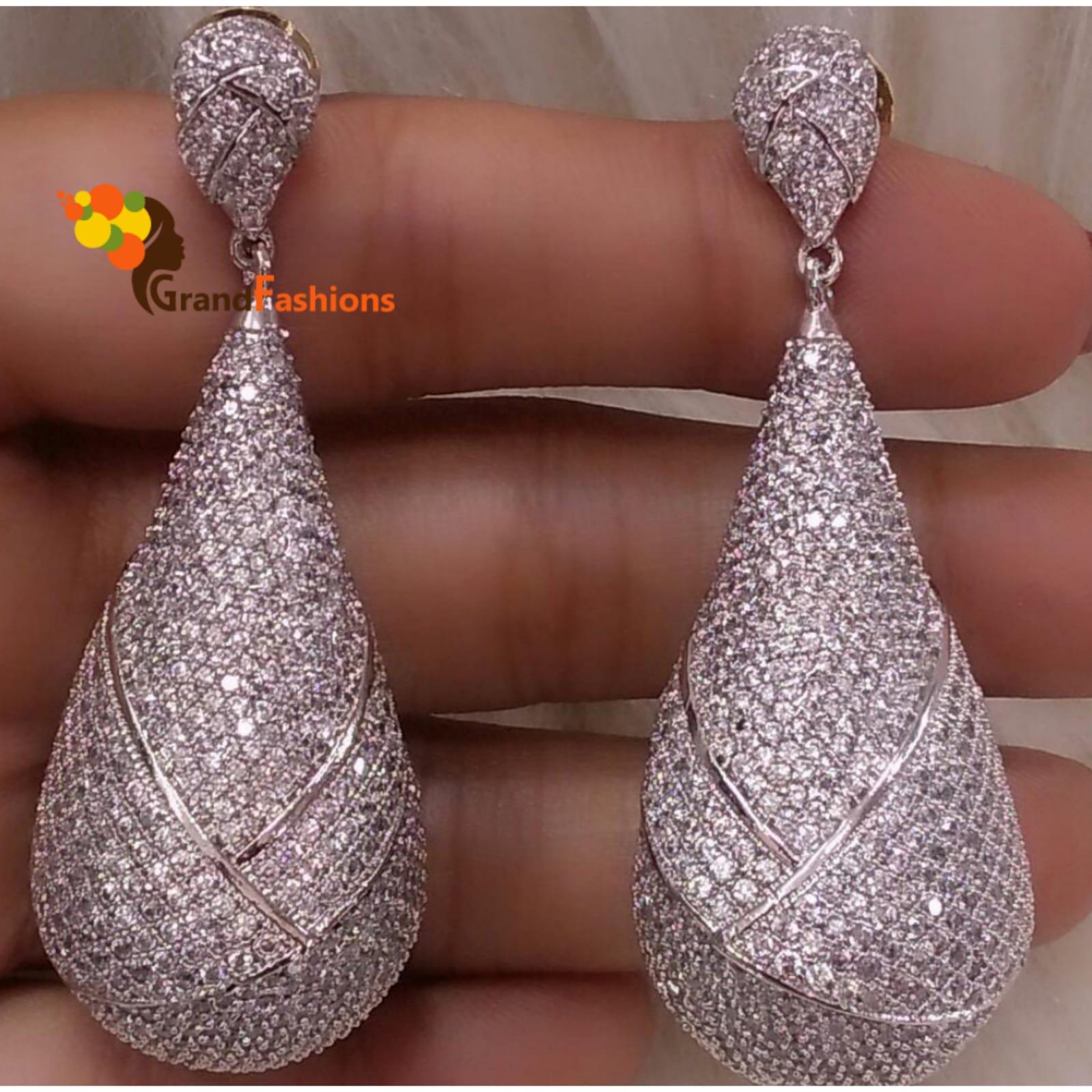 Queen Canyla Premium Luxury Stones Earrings