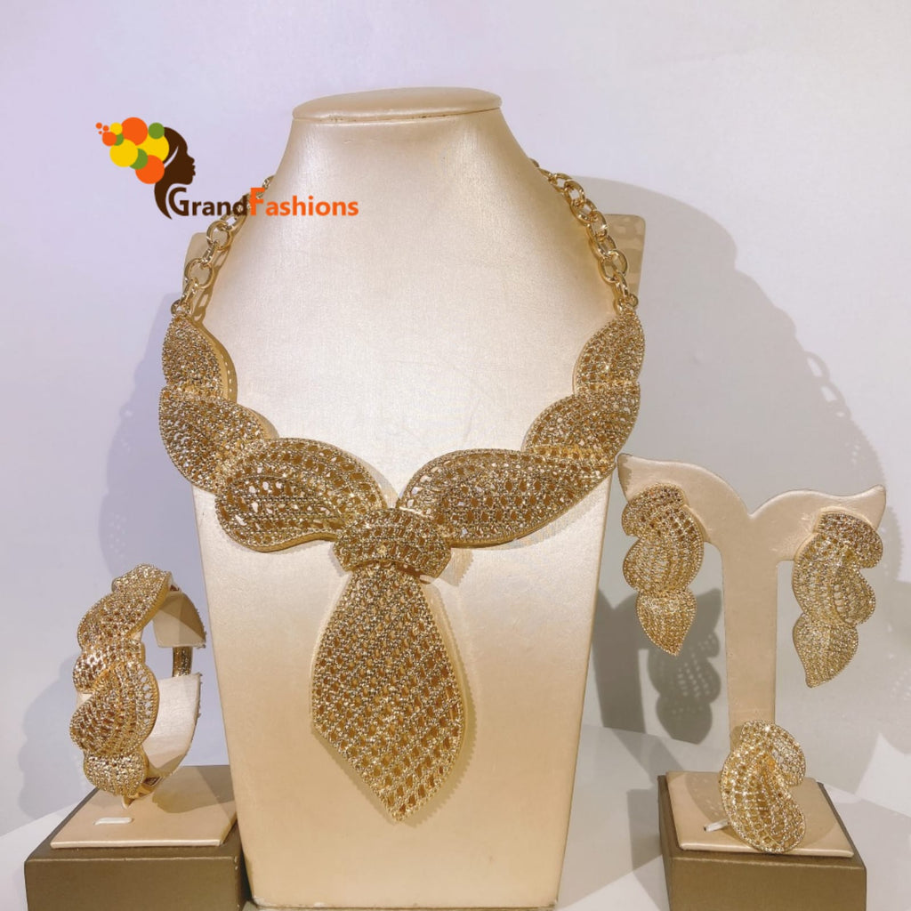 Queen Mide Premium Rhinestone & Gold Necklace Set