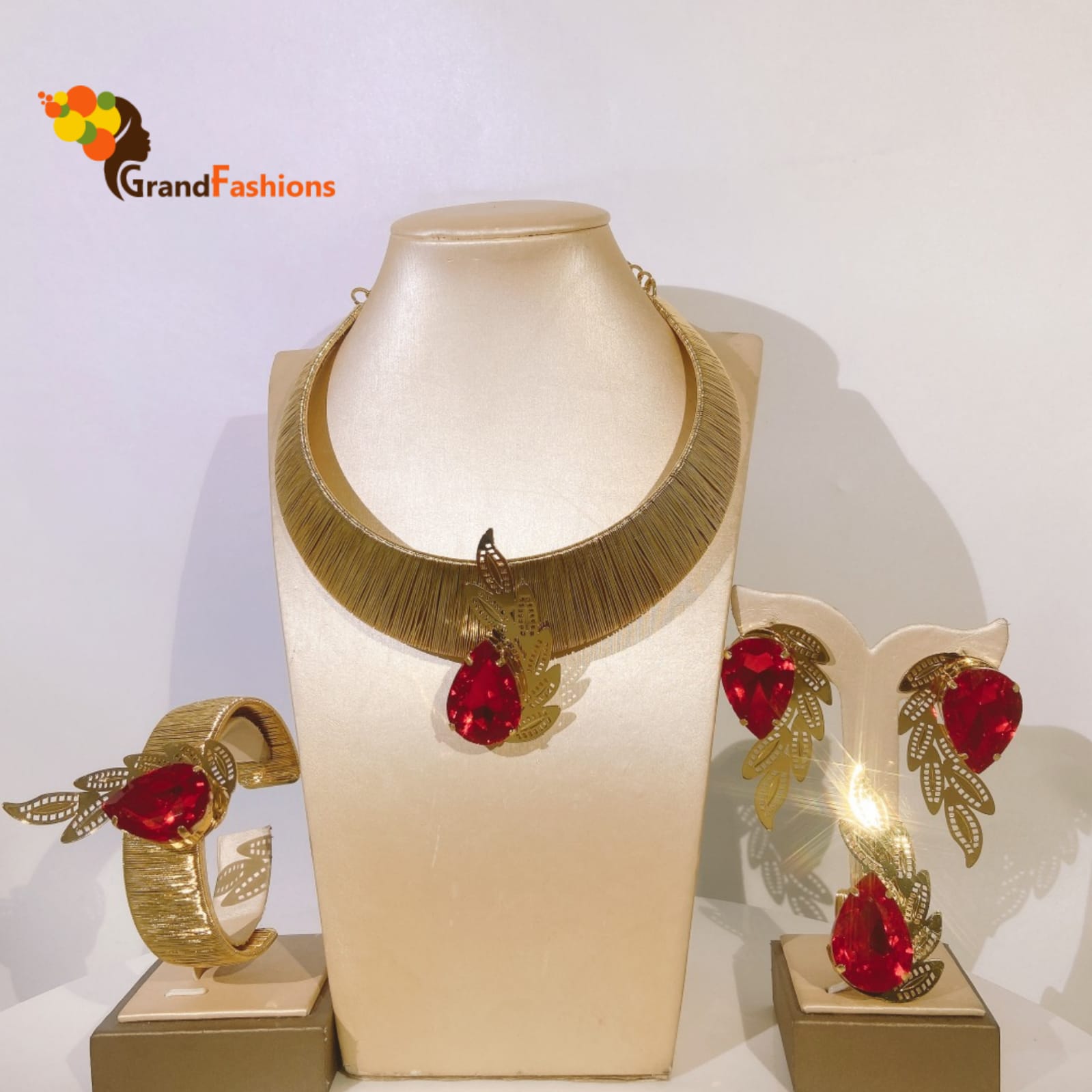 Queen Ruby Premium Choka Gold Necklace Set