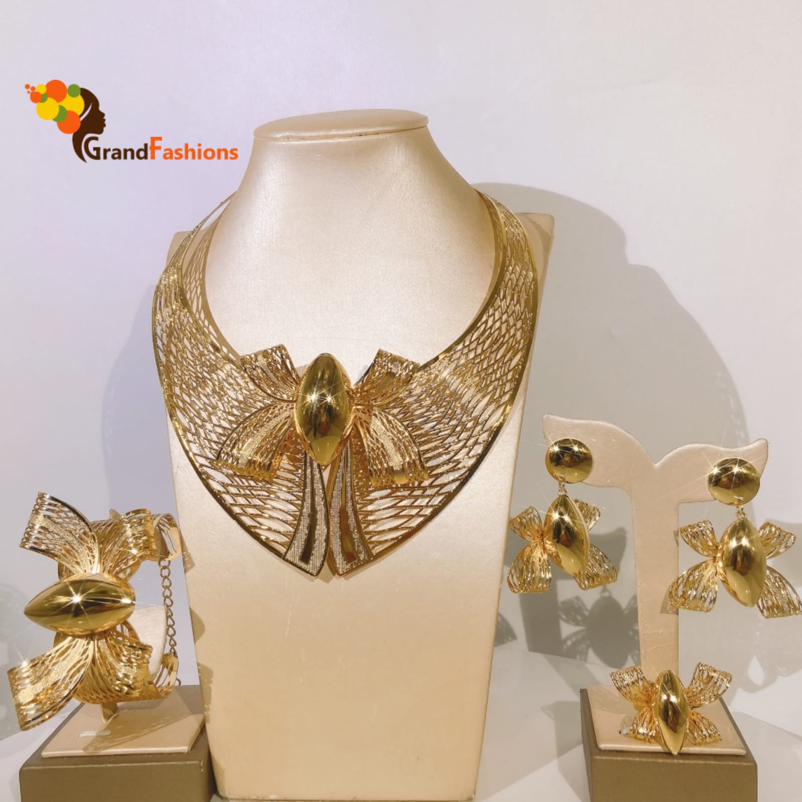 Queen Faith Premium Gold Necklace Set
