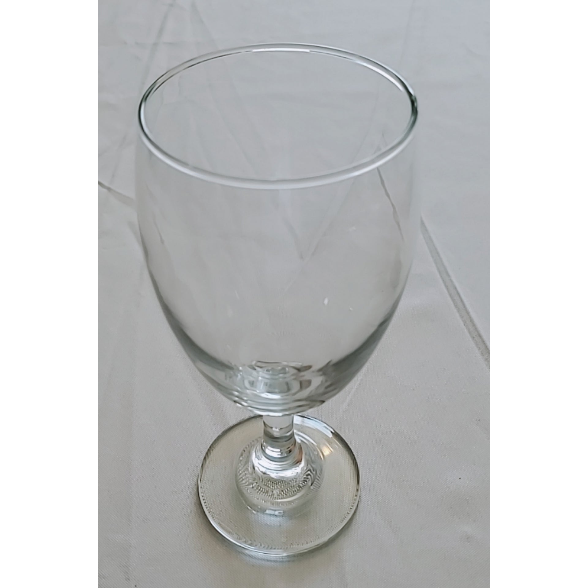 Royale Series Glass Goblet.
